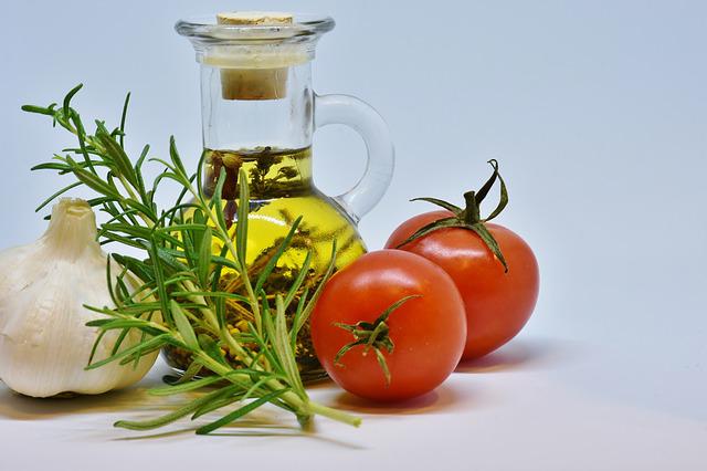 olivový olej a zelenina